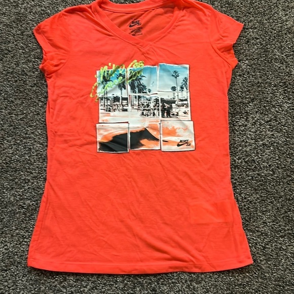 Girls L Nike Shirt - Picture 1 of 2
